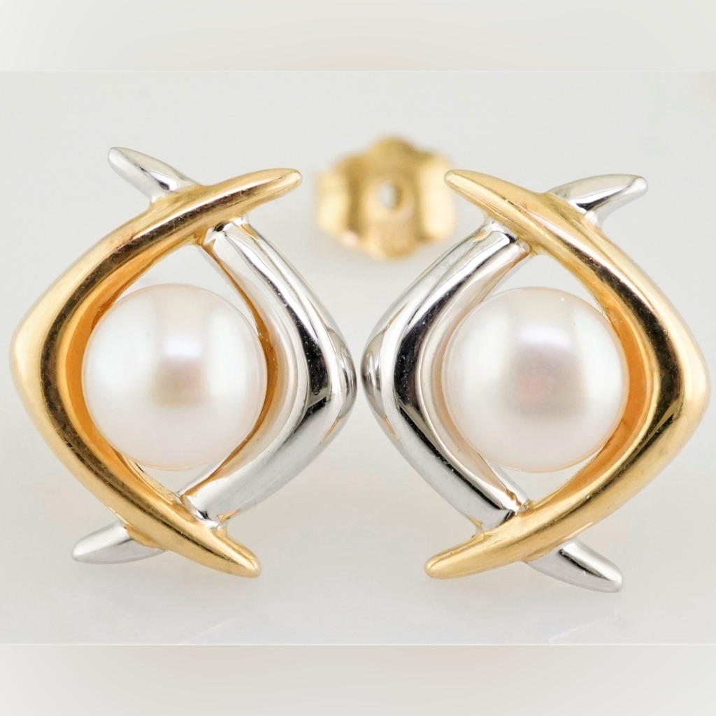 Solid 14k Yellow And White Gold 2-Toned Peal Stud Earrings